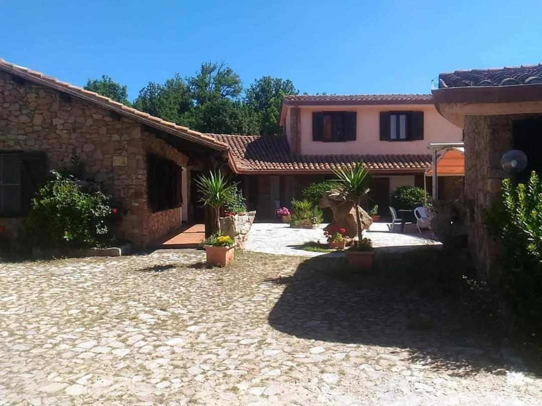 Hotel Il Nido Dell'Aquila Villanova Strisaili Buitenkant foto